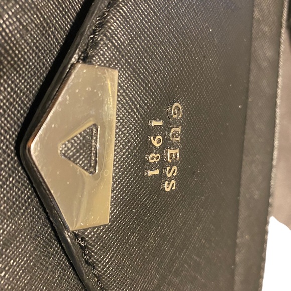 NWOT Guess Purse - Picture 3 of 9